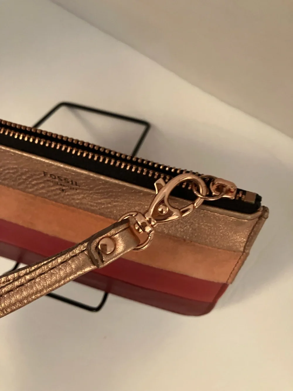 Fossil compact wristlet